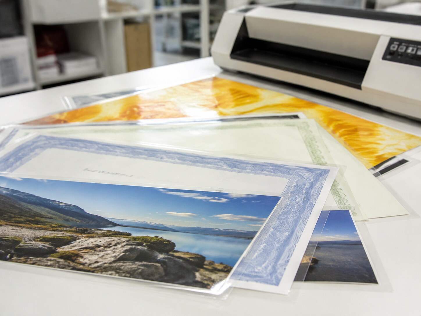 Clear and matt laminating film protecting frequently handled documents